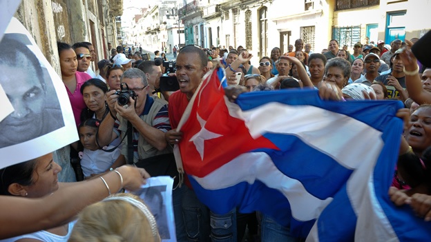 Legisladores europeos exigen sanciones a represores en Cuba - Vimarsana News
