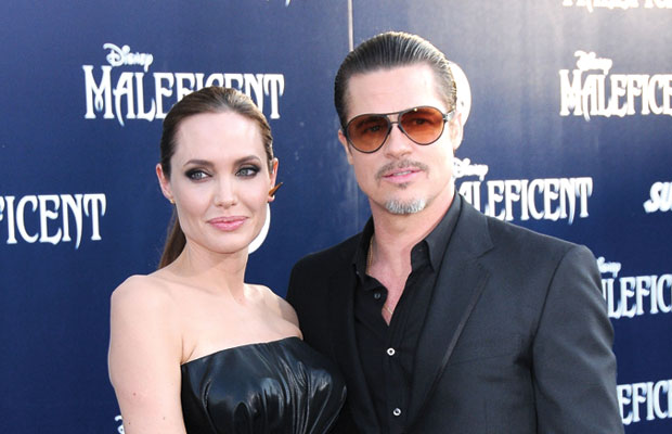 CDATA[
Brad Pitt podría estar tratando de sobrellevar su divorcio con Angelina Jolie con un nuevo romance. El galán de Hollywood fue aparentemente visto intercambiando números de teléfono con la actriz y cantante Andra Day durante la pasada entrega de premios Oscar que se celebraron a finales de abril, de acuerdo con The Mirror . “Ellos estaban tras bambalinas y se cree que intercambiaron números. Podría haber sido solo algo profesional, pero algunos de los amigos de Brad han estado hablando sobre la buena pareja que formarían”, reportó el tabloide citando a una fuente anónima.
Andra Day tiene 36 años de edad y nació en Edmonds, en Washington. Estudió en la Escuela de Artes Creativas y Escénicas de San Diego, y posteriormente trabajó como animadora de fiestas infantiles, tal y como afirman medios estadounidenses. Saltó a la fama tras lanzar su primer álbum, ‘Cheers to Fall’, en 2015. Un año después, fue nominada a los premios Grammy por esa grabación, incluyendo su sencillo ‘Rise Up’. Su trabajo como actriz con el papel de Billie Holiday en la película ‘The United States vs. Billie Holiday’ le valió el Globo de Oro a la mejor actriz de película dramática, con la misma película también estuvo nominada en los Premios Oscar. Sin embargo, hace poco menos de un mes, en una entrevista concedida a la revista ‘InStyle’, la actriz y cantante confesó su adicción al sexo y al porno. “Había dejado atrás algo en mi propia vida: la lucha contra la adicción al porno y al sexo. Estoy siendo sincera porque sé que no soy la única. Pero sabía que quería que eso desapareciera”, señaló.
![